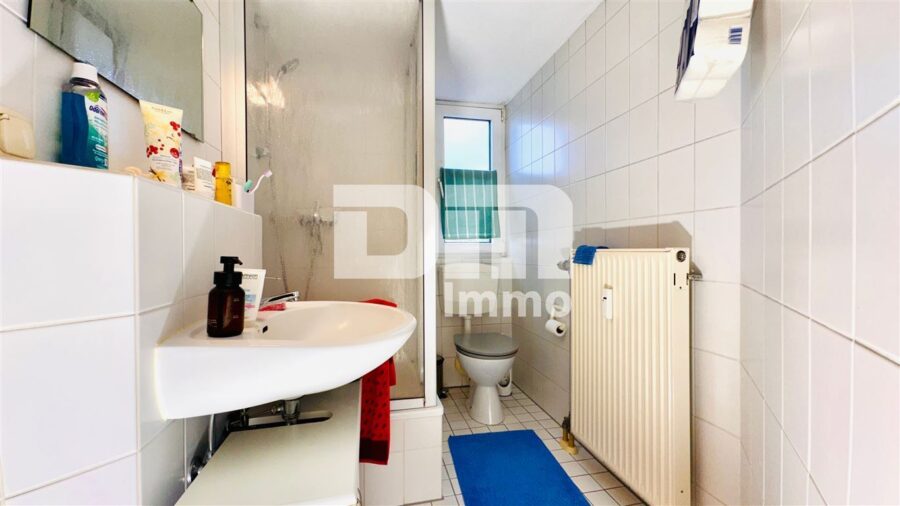 (R)eserviert!Modernes Einzimmer-Apartment mit Maisonettebereich + PKW-Stellplatz - Bad / Dusche / Fenster